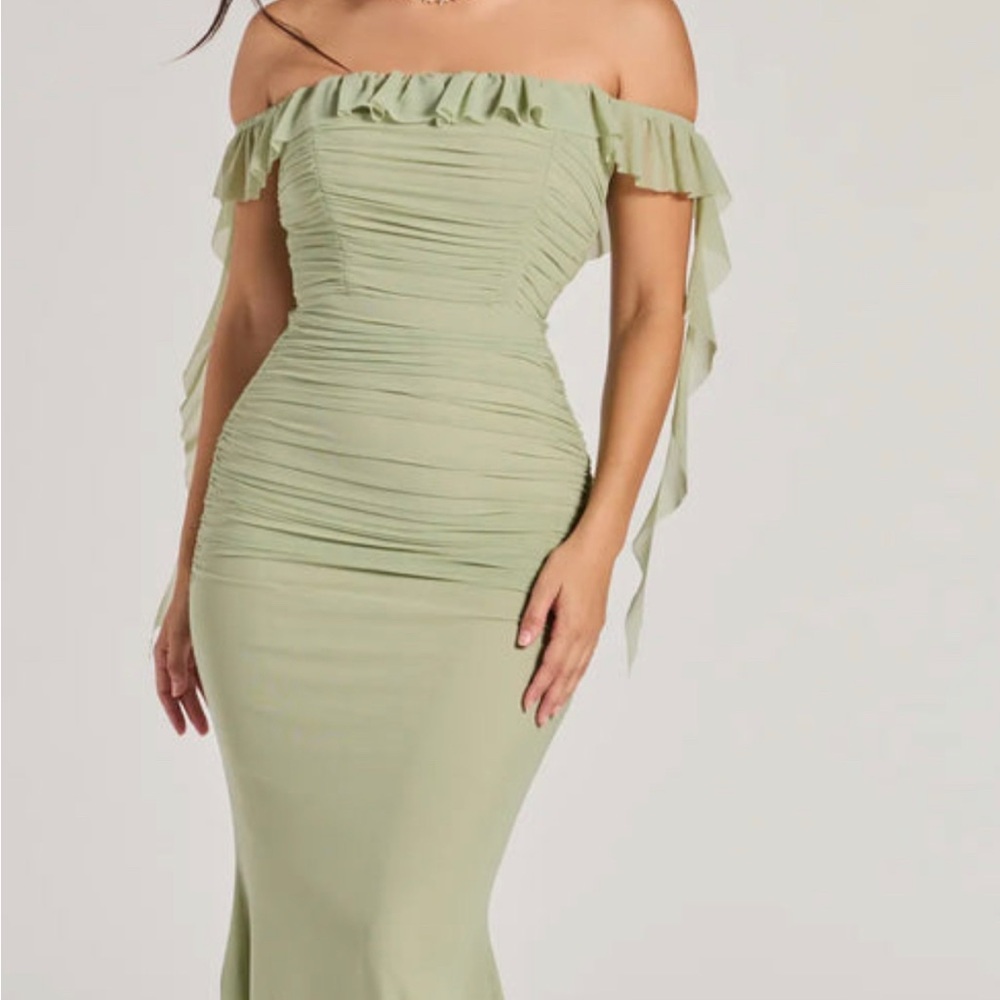 Deyna Formal Mesh Off-The-Shoulder Long Dress